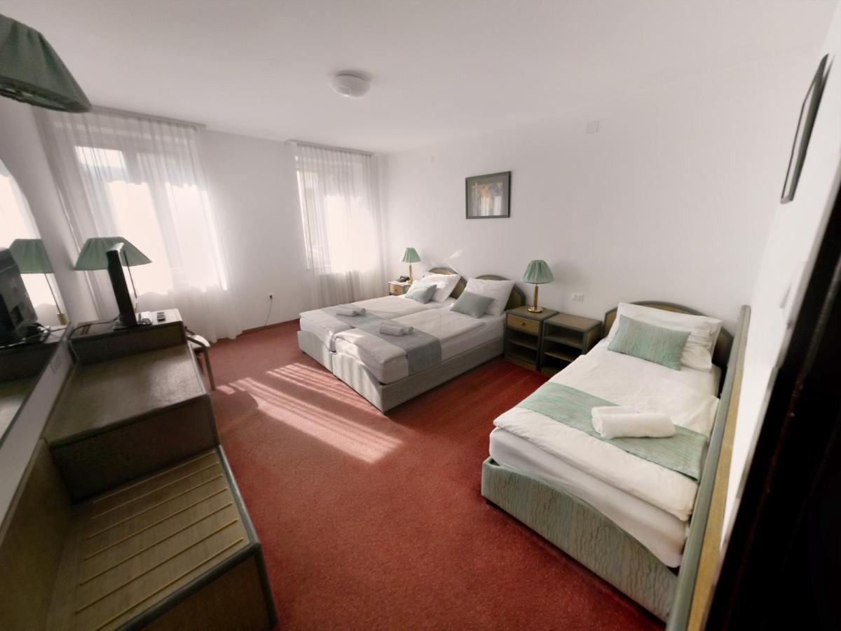 Hotel Lucija Most Na Soci Bagian luar foto
