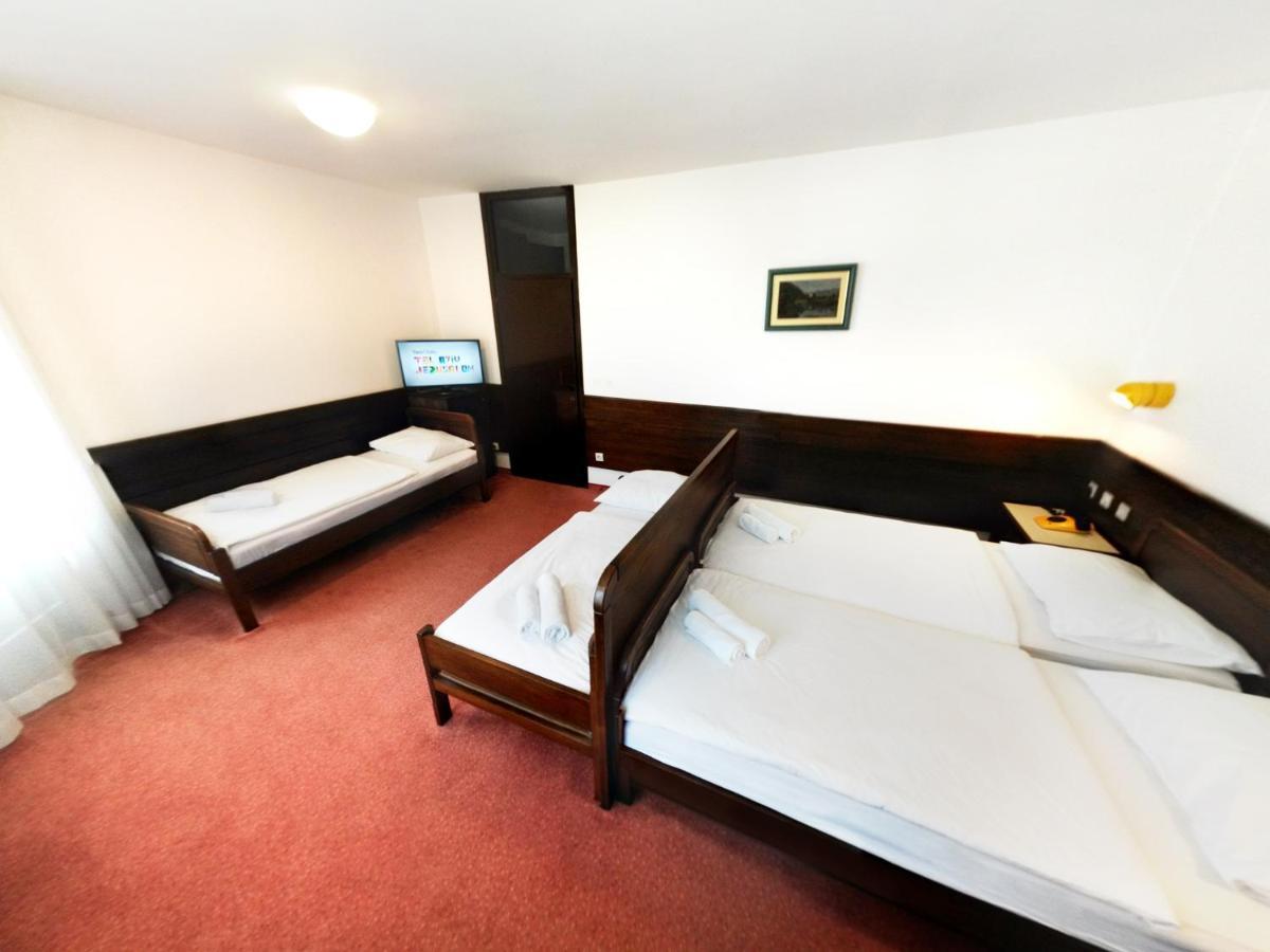 Hotel Lucija Most Na Soci Bagian luar foto