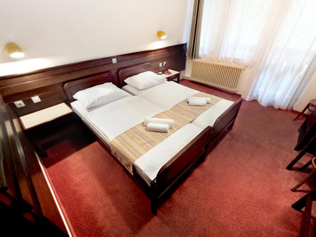 Hotel Lucija Most Na Soci Bagian luar foto