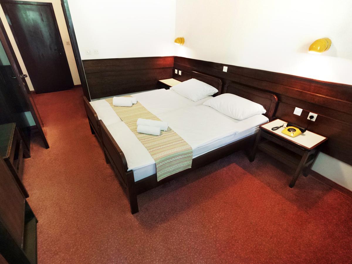 Hotel Lucija Most Na Soci Bagian luar foto