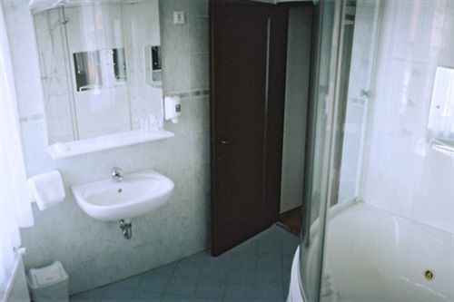 Hotel Lucija Most Na Soci Bagian luar foto